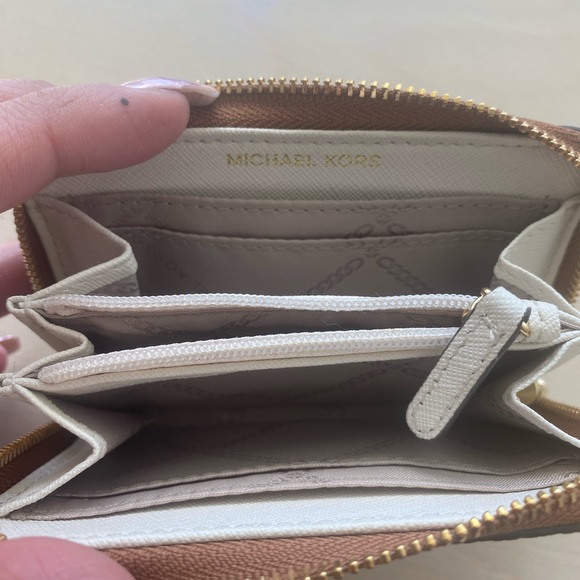 Michael Kors | Butternut Tricolor Leather Zip-Around Wallet - Picture 3 of 5